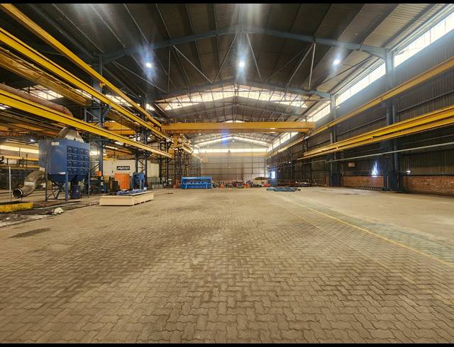3,240M² WAREHOUSE TO LET IN ROODEKOP